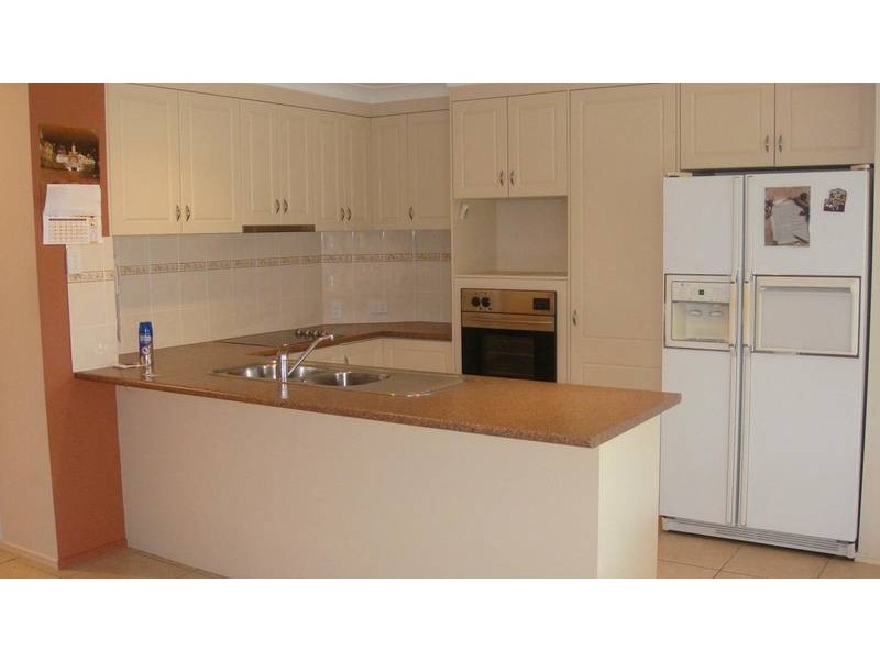 2 Redgum Place, Molendinar QLD 4214