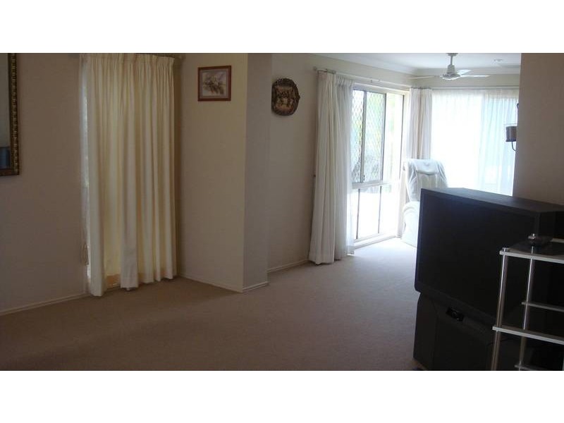 2 Redgum Place, Molendinar QLD 4214
