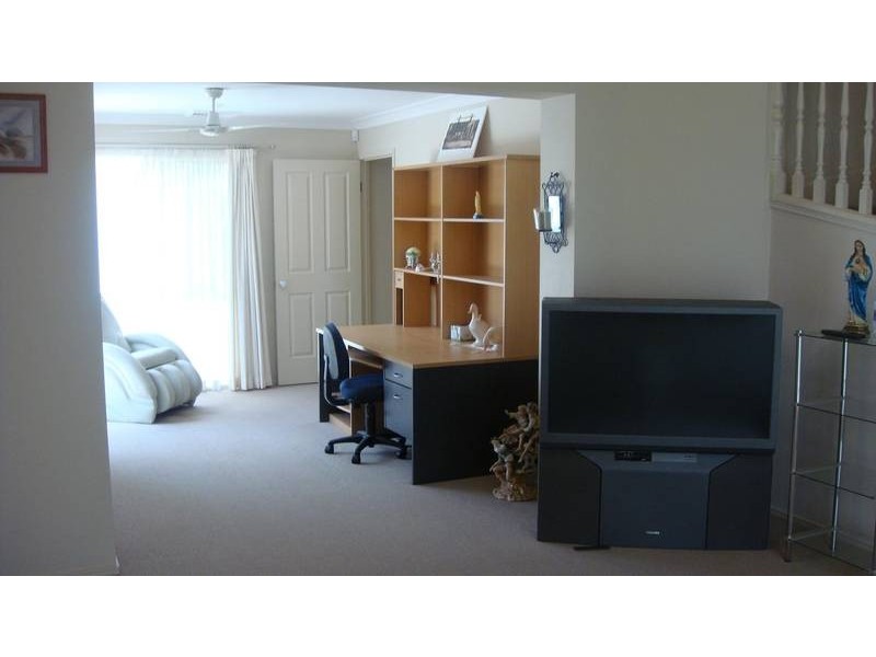 2 Redgum Place, Molendinar QLD 4214