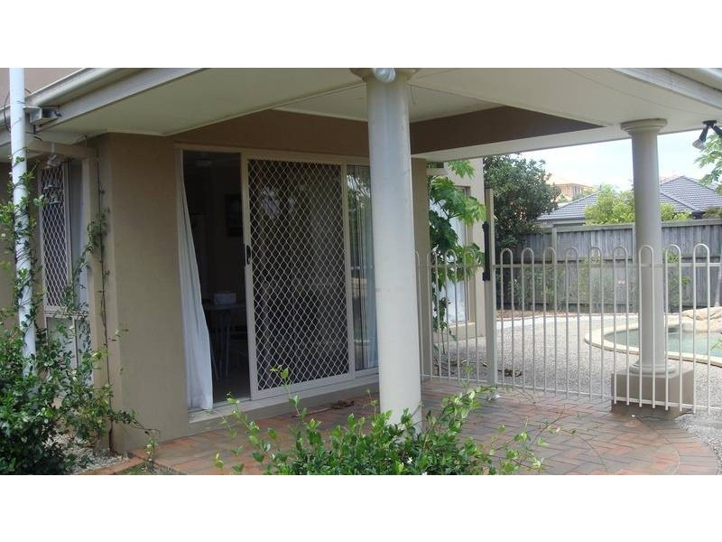 2 Redgum Place, Molendinar QLD 4214