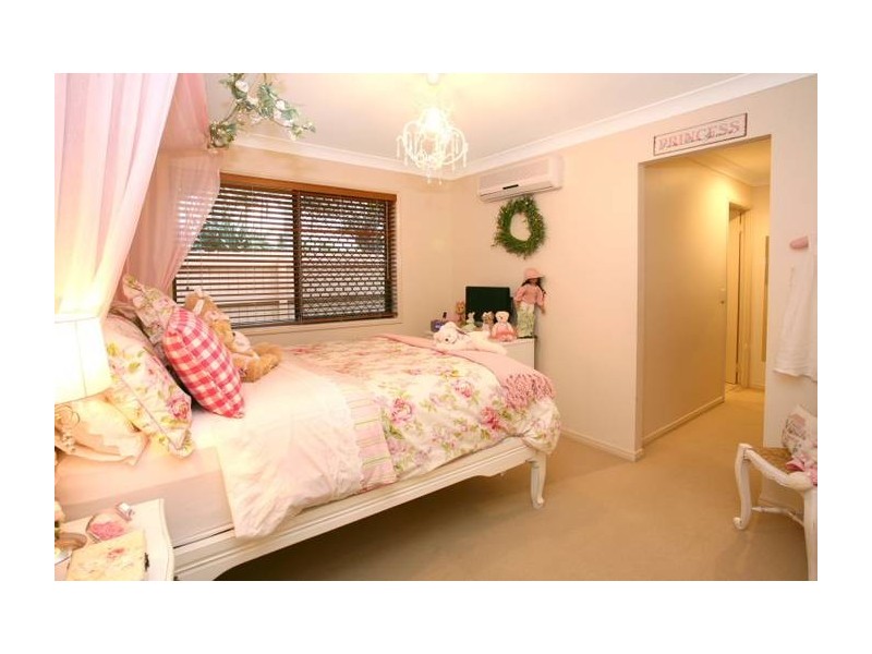 17 Karema Crescent, Runaway Bay QLD 4216