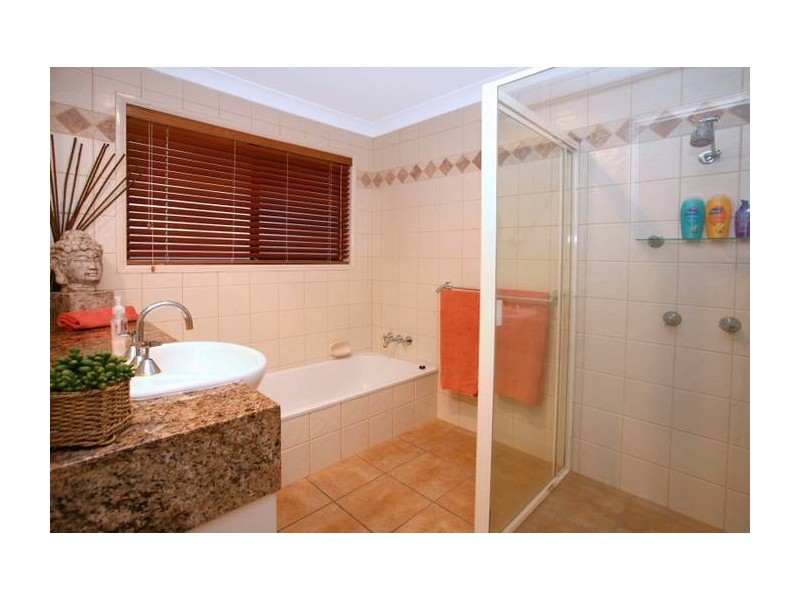 17 Karema Crescent, Runaway Bay QLD 4216