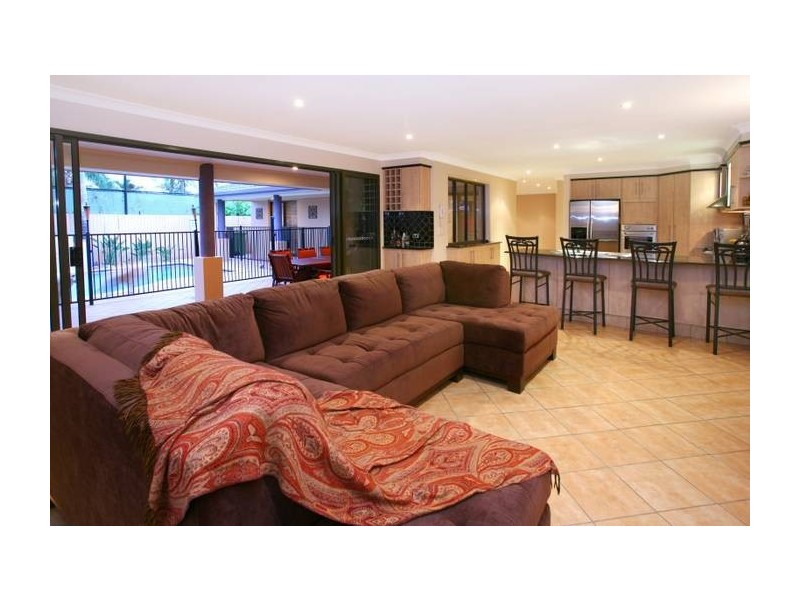 17 Karema Crescent, Runaway Bay QLD 4216