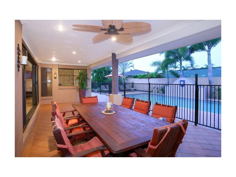 17 Karema Crescent, Runaway Bay QLD 4216