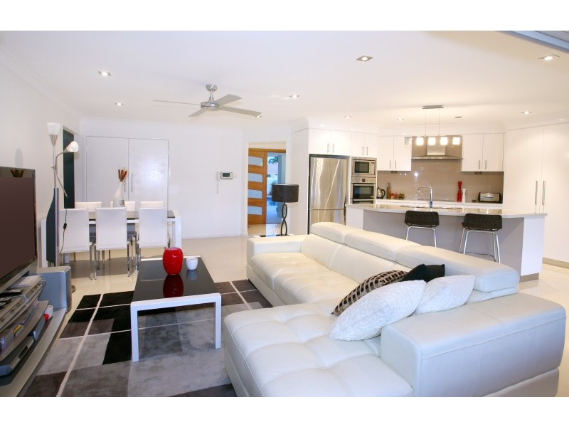 96 Sundance Way, Runaway Bay QLD 4216