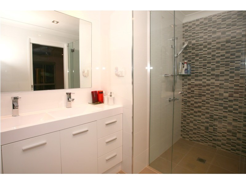 96 Sundance Way, Runaway Bay QLD 4216