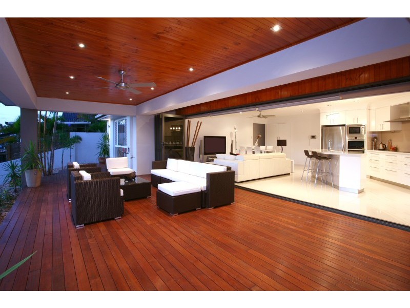 96 Sundance Way, Runaway Bay QLD 4216