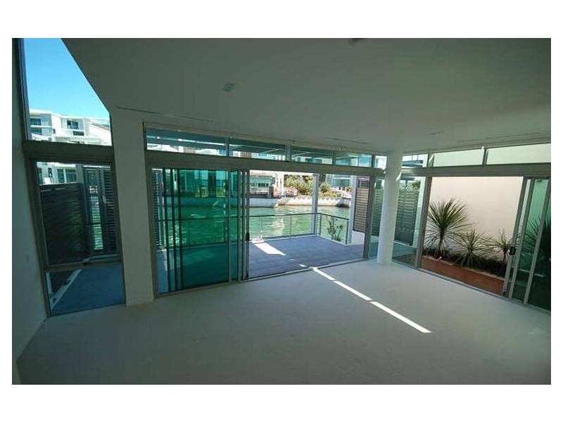 1 Promontory, Paradise Point QLD 4216