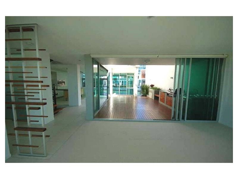 1 Promontory, Paradise Point QLD 4216