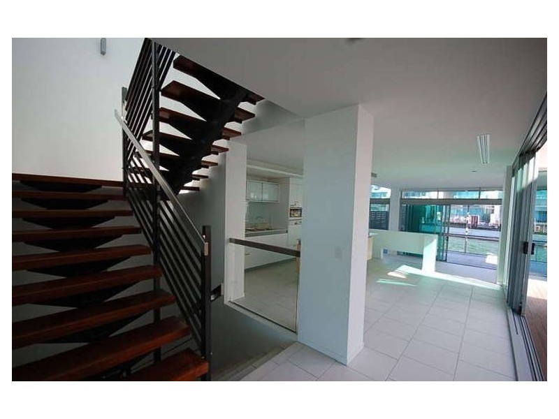 1 Promontory, Paradise Point QLD 4216