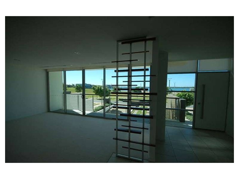 1 Promontory, Paradise Point QLD 4216