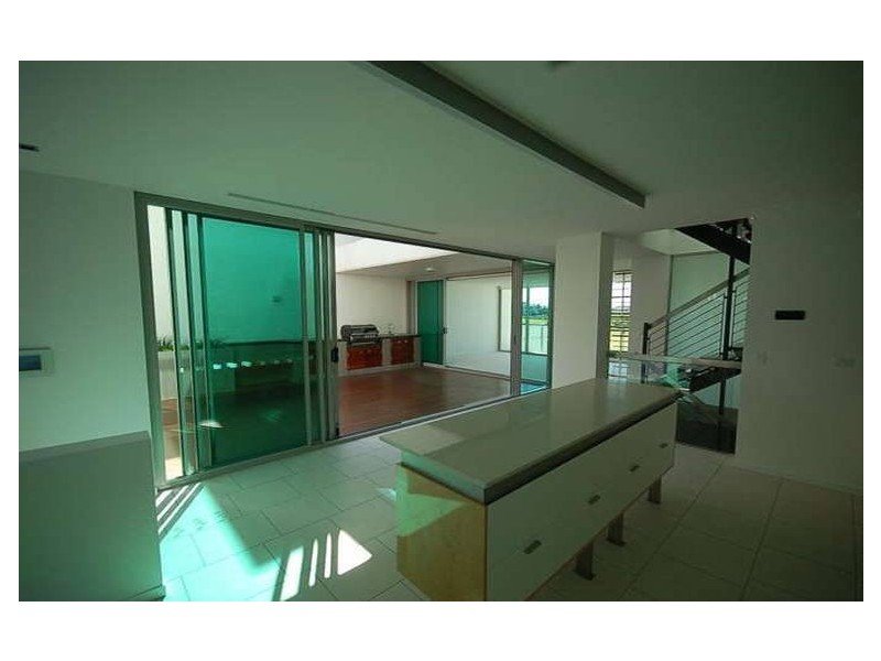 1 Promontory, Paradise Point QLD 4216