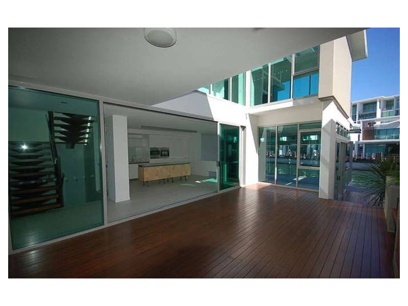 1 Promontory, Paradise Point QLD 4216