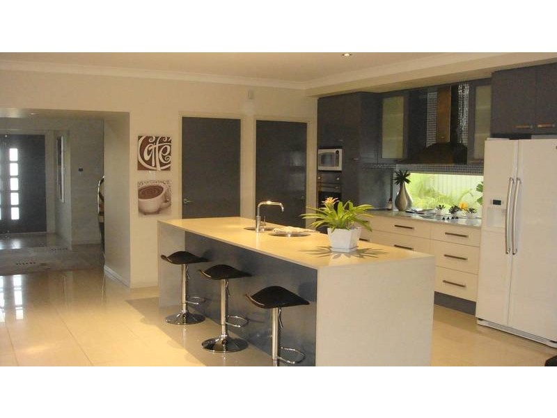 42 Highcrest Circuit, Molendinar QLD 4214