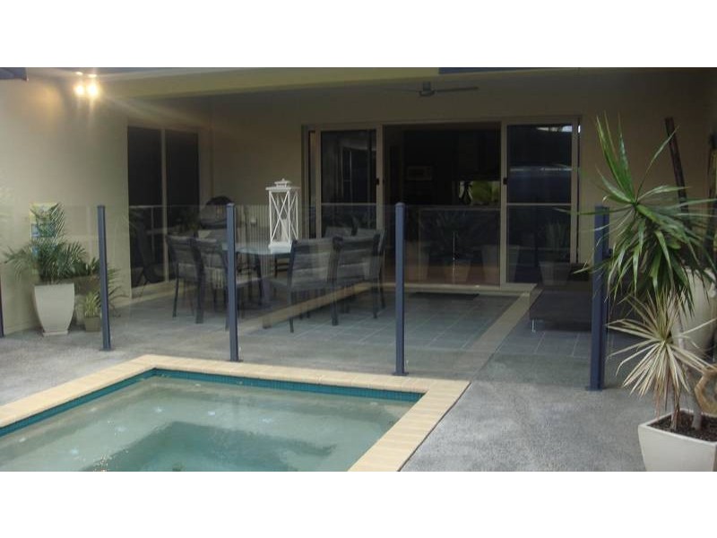 42 Highcrest Circuit, Molendinar QLD 4214