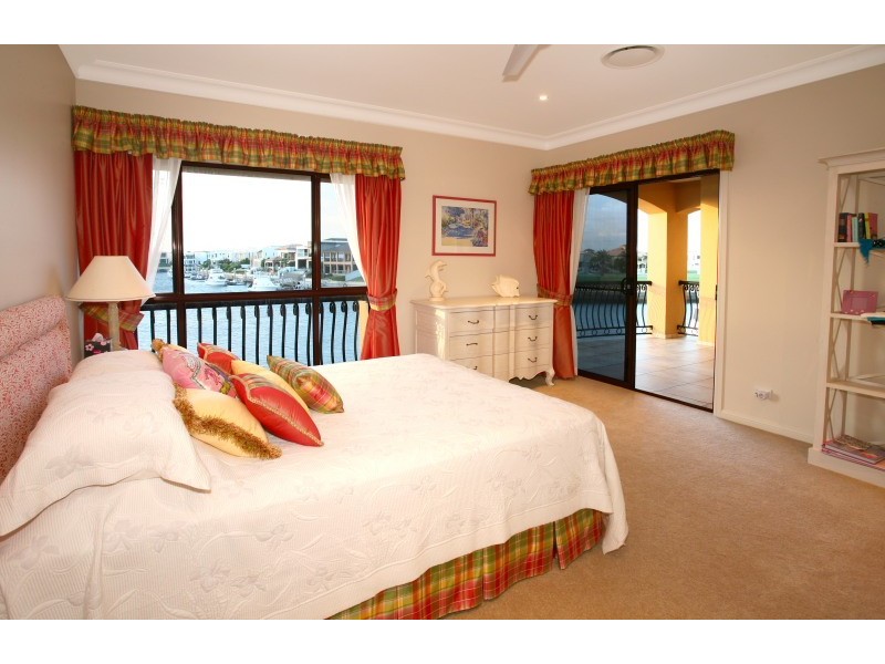 23 Regents Court, Sovereign Islands QLD 4216
