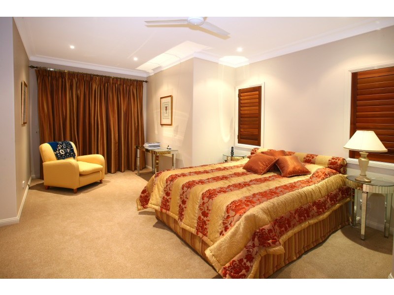 23 Regents Court, Sovereign Islands QLD 4216