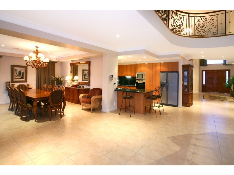 23 Regents Court, Sovereign Islands QLD 4216