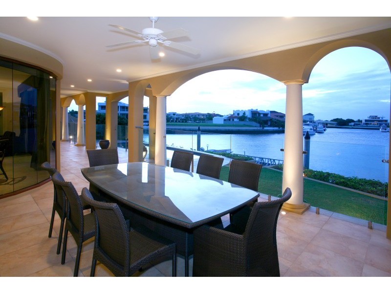 23 Regents Court, Sovereign Islands QLD 4216