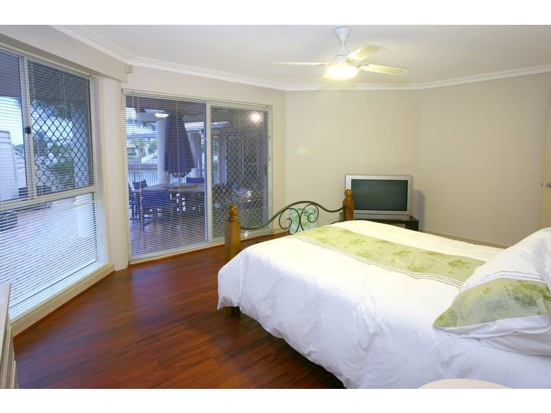 422 Oxley Drive, Runaway Bay QLD 4216