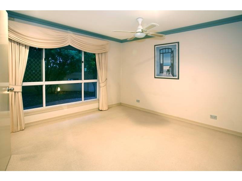 422 Oxley Drive, Runaway Bay QLD 4216