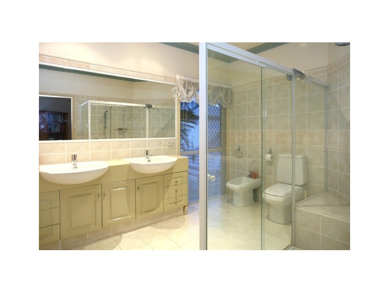 422 Oxley Drive, Runaway Bay QLD 4216