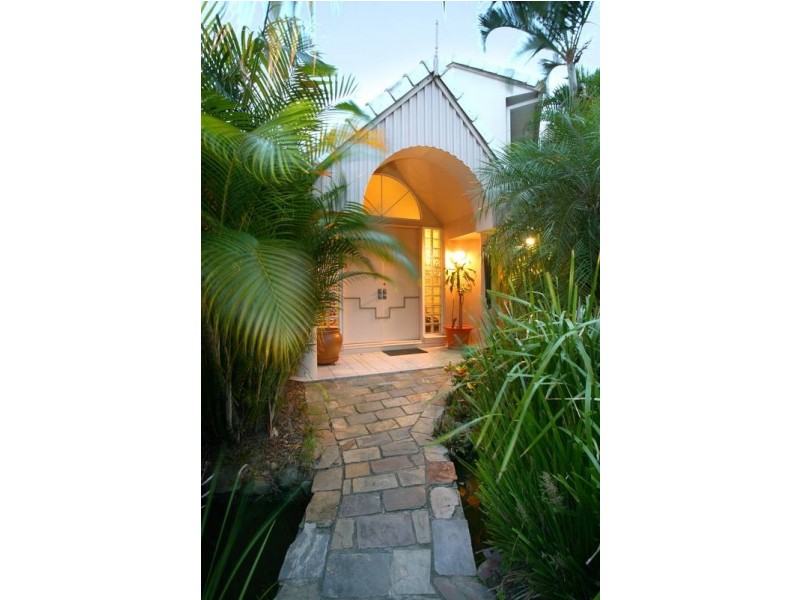 422 Oxley Drive, Runaway Bay QLD 4216