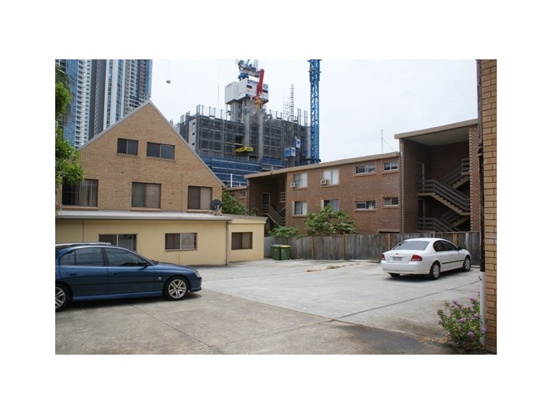 12 White Street, Southport QLD 4215