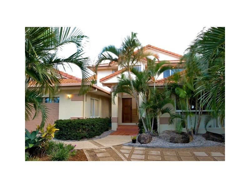 9 Folkstone Place, Runaway Bay QLD 4216