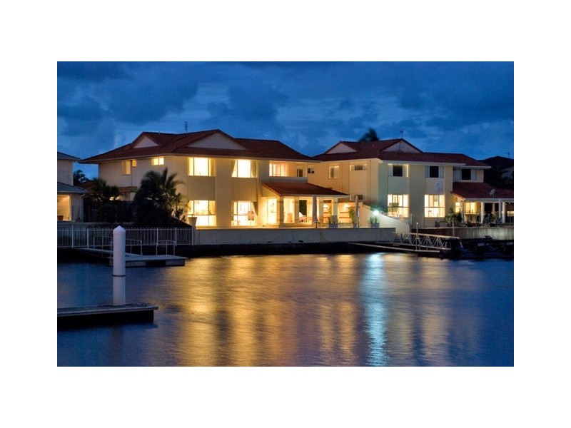 9 Folkstone Place, Runaway Bay QLD 4216