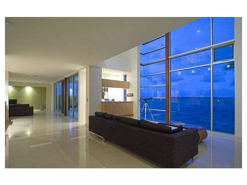 Sovereign Islands QLD 4216