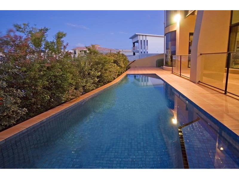 53 Royal Albert Crescent, Sovereign Islands QLD 4216