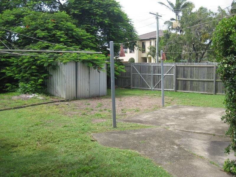 1 Matina, Biggera Waters QLD 4216