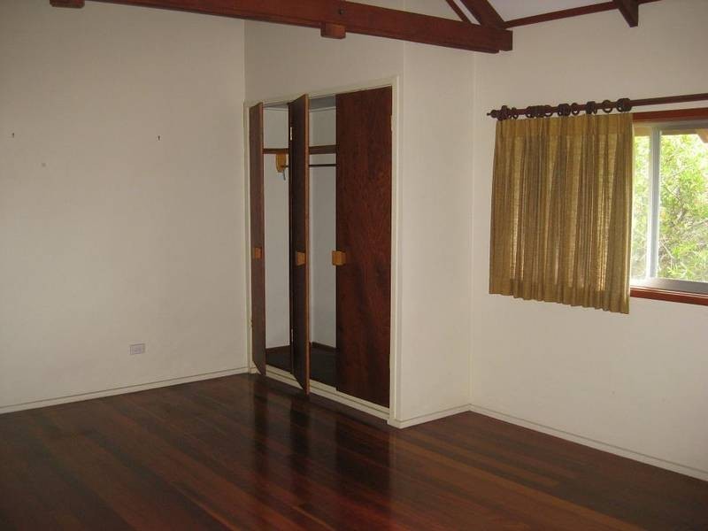 31 Madang Crescent, Runaway Bay QLD 4216