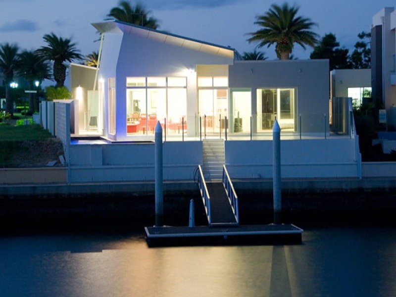 1 Royal Albert Crescent, Paradise Point QLD 4216