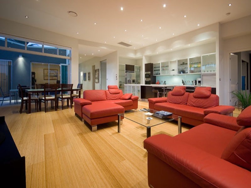 1 Royal Albert Crescent, Paradise Point QLD 4216