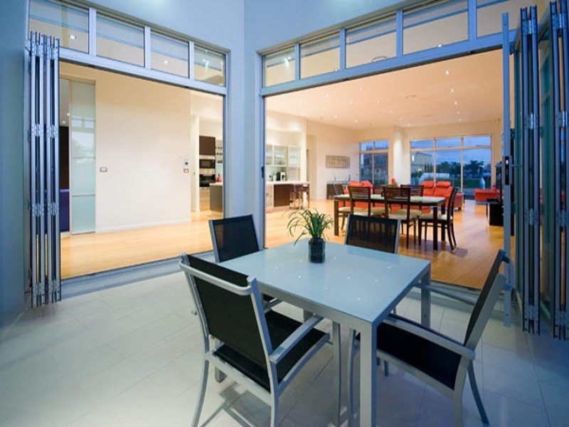 1 Royal Albert Crescent, Paradise Point QLD 4216