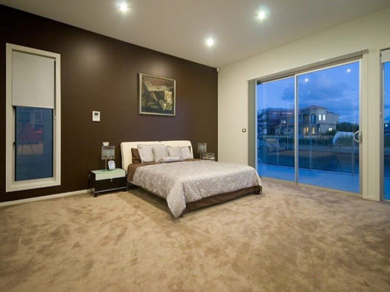1 Royal Albert Crescent, Paradise Point QLD 4216