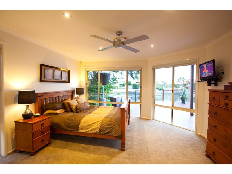 5 The Yardarm, Runaway Bay QLD 4216