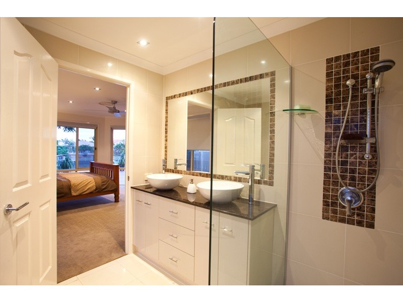 5 The Yardarm, Runaway Bay QLD 4216