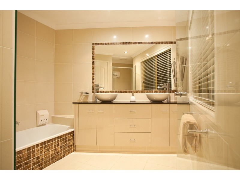 5 The Yardarm, Runaway Bay QLD 4216