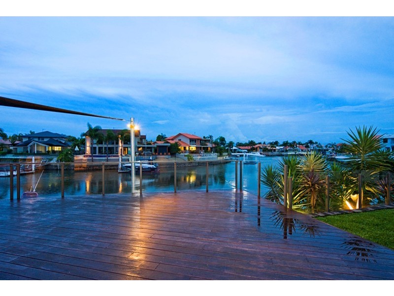 62 Midnight CT, Runaway Bay QLD 4216