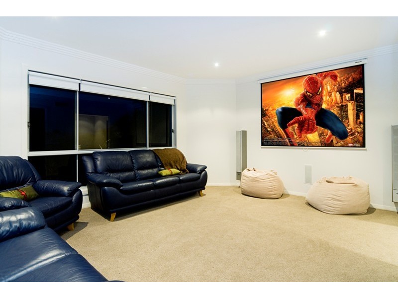 62 Midnight CT, Runaway Bay QLD 4216