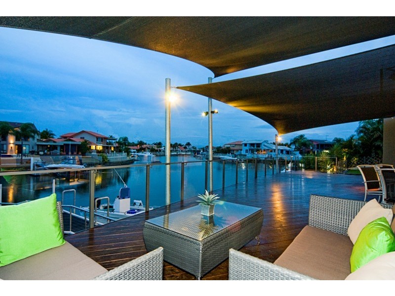 62 Midnight CT, Runaway Bay QLD 4216