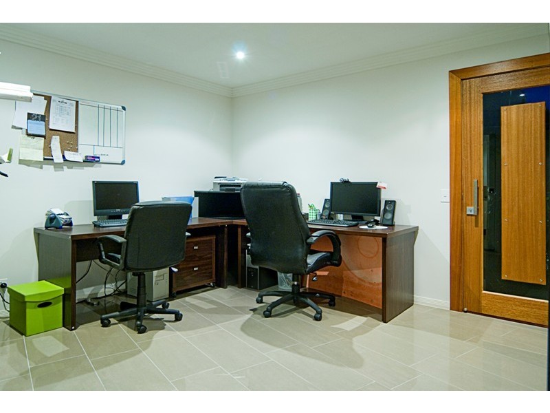 62 Midnight CT, Runaway Bay QLD 4216