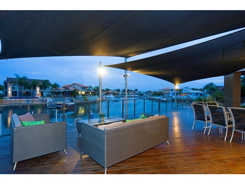 62 Midnight CT, Runaway Bay QLD 4216