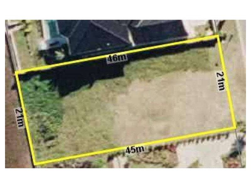 71 Sir Bruce Small Blvd, Benowa QLD 4217