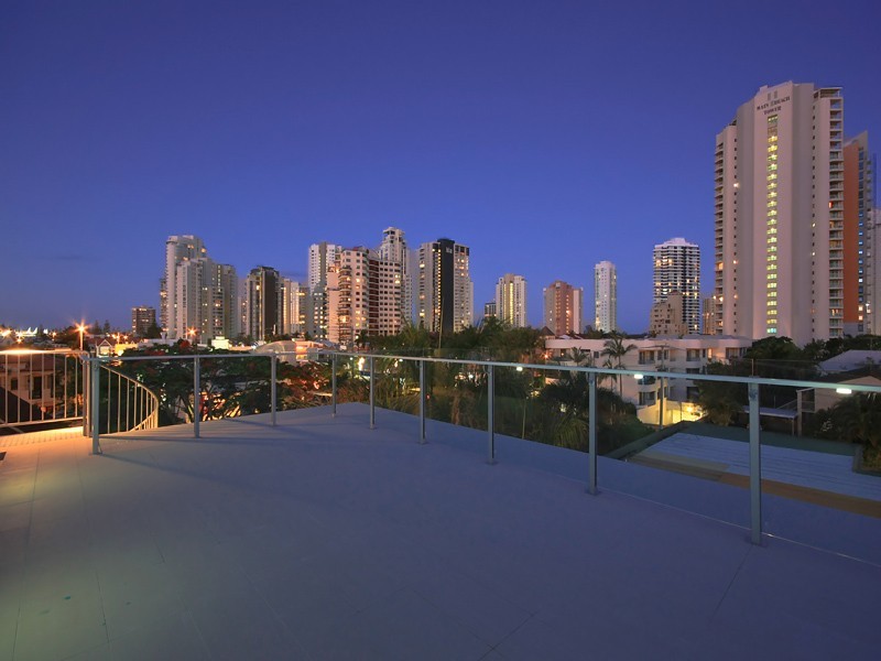 Main Beach QLD 4217