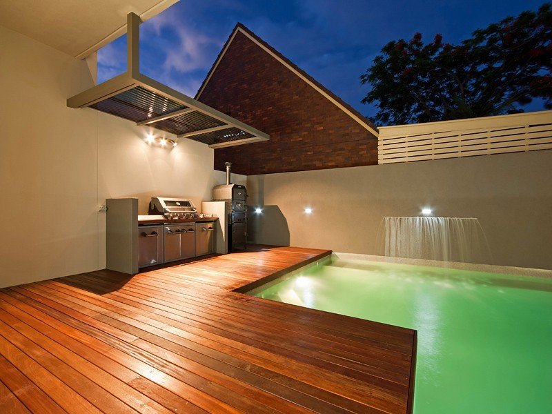 Main Beach QLD 4217