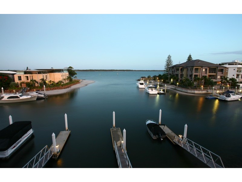 10/27 Madang Crescent, Runaway Bay QLD 4216